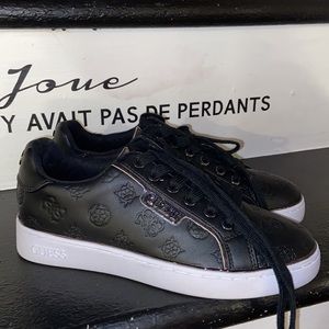 GUESS ⭐️authentic ⭐️